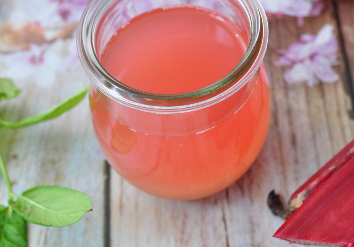 kompot z rabarbaru foto