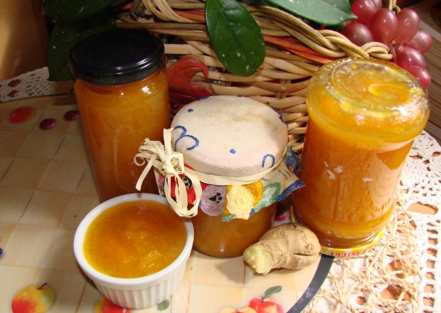 Fotografia przedstawiająca Konfitura morelowa w soku z pomarańczy na zimę