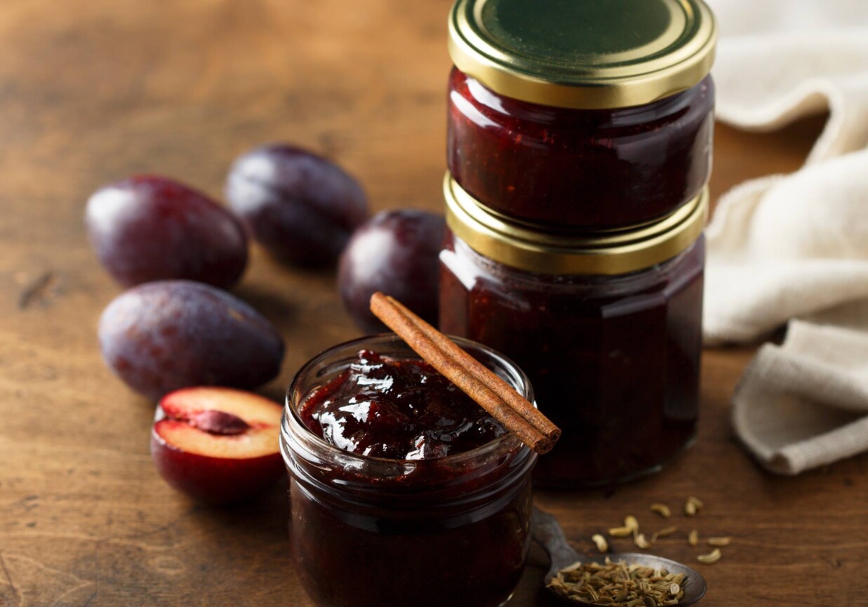 Konfitura ze śliwek w rumie foto