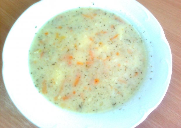 Fotografia przedstawiająca Koperkowa zupa oszczędna