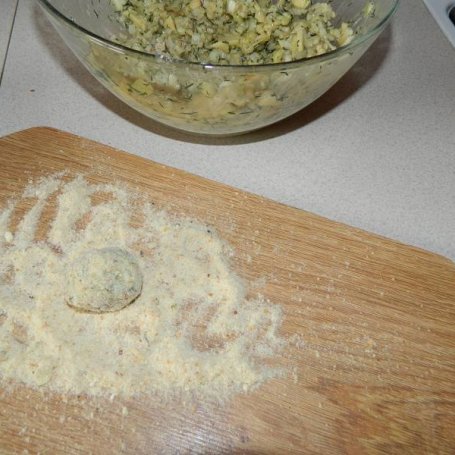 Krok 2 - Koperkowo - ryżowe pulpeciki z żółtym serem. foto