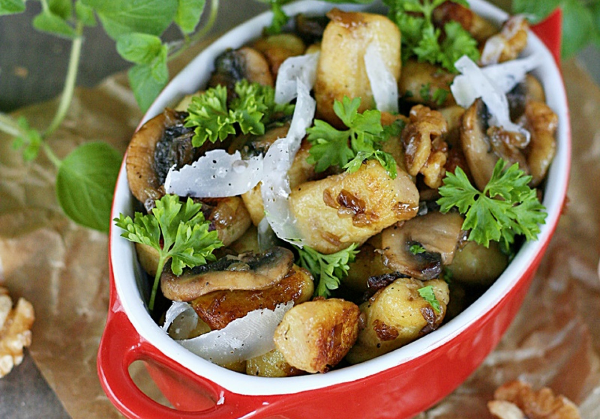 Kopytka smażone z pieczarkami foto