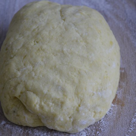 Krok 3 - KOPYTKA W ŚMIETANOWEJ ZASMAŻCE NA SŁONO foto