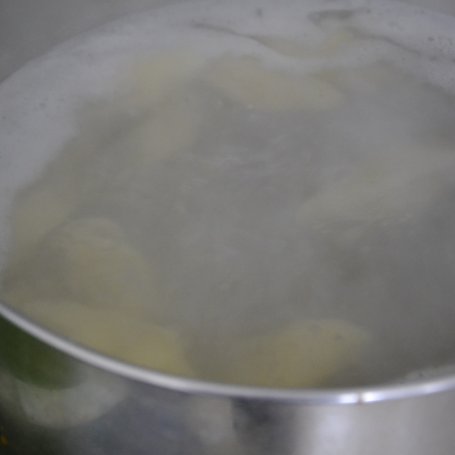 Krok 5 - KOPYTKA W ŚMIETANOWEJ ZASMAŻCE NA SŁONO foto