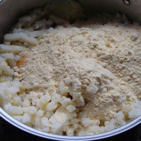 Krok 2 - Kopytka z kukurydzianą mąką foto