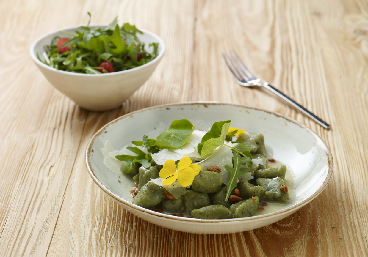 Kopytka z rukolą na maśle foto