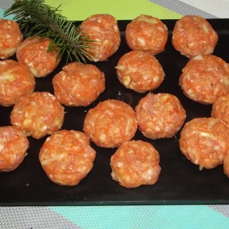 Krok 2 - Koreczki mięsne w pomidorze. foto