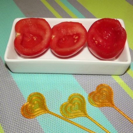Krok 3 - Koreczki mięsne w pomidorze. foto