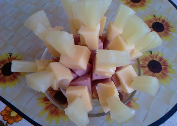 Fotografia przedstawiająca Koreczki z ananasem