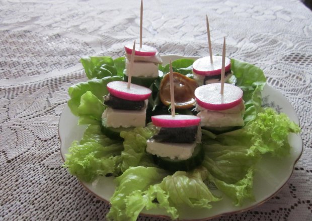 Fotografia przedstawiająca Koreczki z serem feta