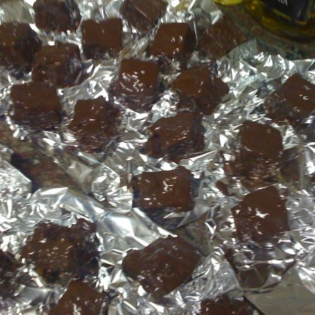 Krok 5 - Kostka bajaderkowa w deserowej czekoladzie foto