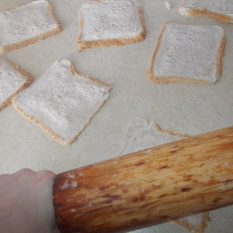 Krok 1 - Koszyczki chlebowe z masą serową foto