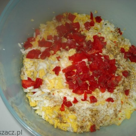 Krok 5 - Kotleciki jajeczne podane z sosem pieczarkowo-koperkowym oraz ryżem foto