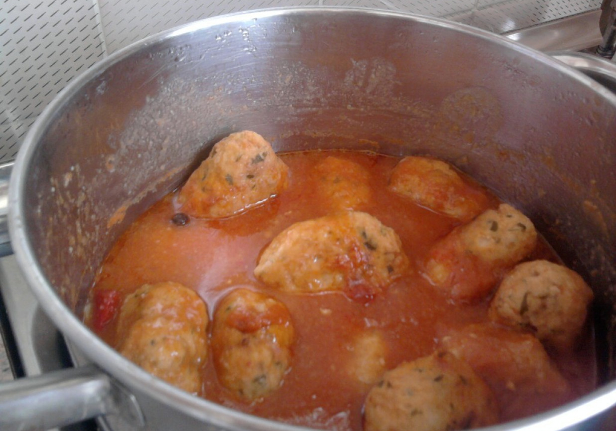 Kotleciki w sosie pomidorowo-paprykowym foto