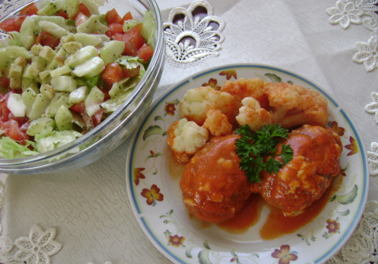 kotleciki w sosie pomidorowo-serowym foto