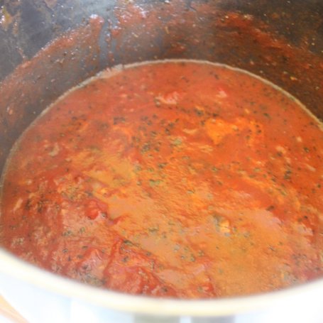 Krok 3 - Kotleciki z ciecierzycy z kolendrą w sosie pomidorowym foto