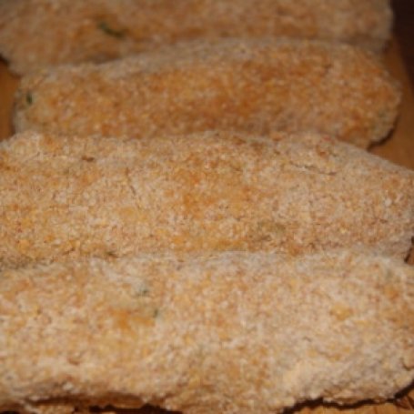 Krok 7 - Kotleciki z gotowanego kurczaka w kukurydzianej panierce foto