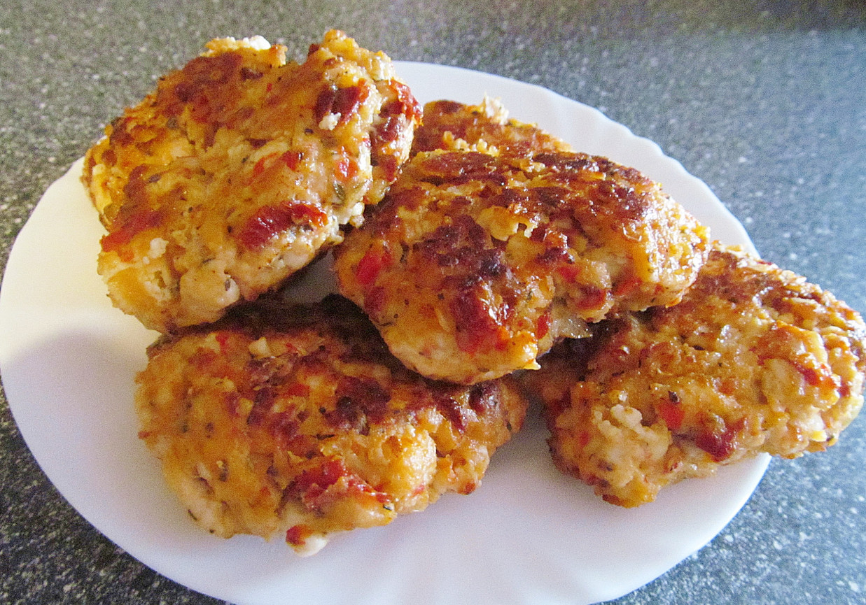 Kotleciki z indyka z suszonymi pomidorami i serem feta DoradcaSmaku.pl