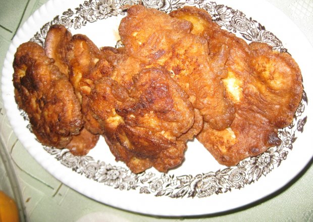 Fotografia przedstawiająca kotleciki z kurczaka w cieście majonezowym