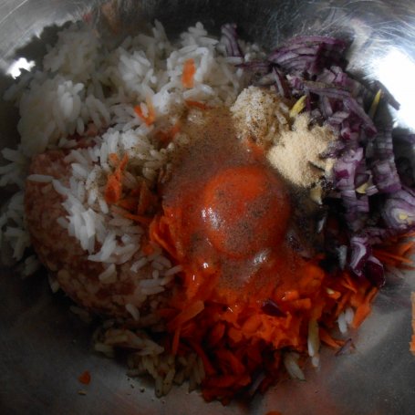 Krok 1 - Kotleciki z ryżem i marchewką foto