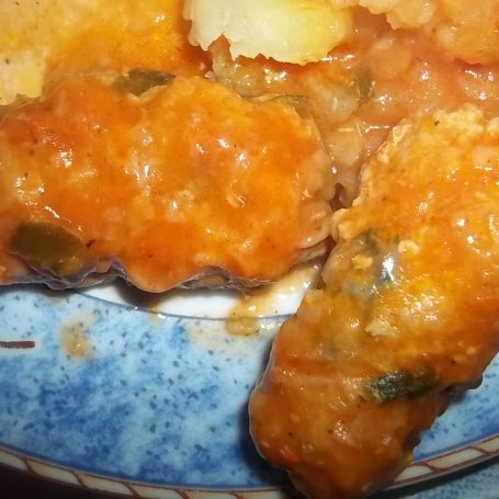 Krok 6 - Kotleciki z ryżem w sosie pomidorowym foto