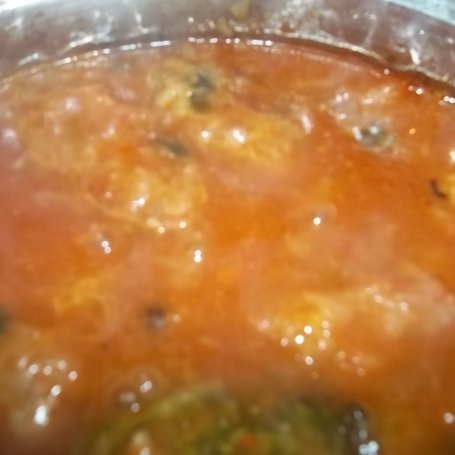 Krok 5 - Kotleciki z ryżem w sosie pomidorowym foto
