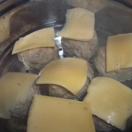 Krok 3 - Kotleciki z serem gotowane na parze foto