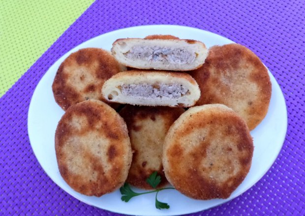 Fotografia przedstawiająca Kotleciki ziemniaczane z mięsem