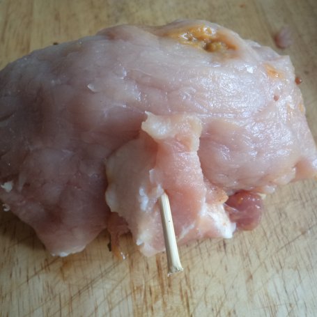 Krok 5 - Kotlet faszerowany pieczarkami, Mozzarella i pestkami dyni :) foto