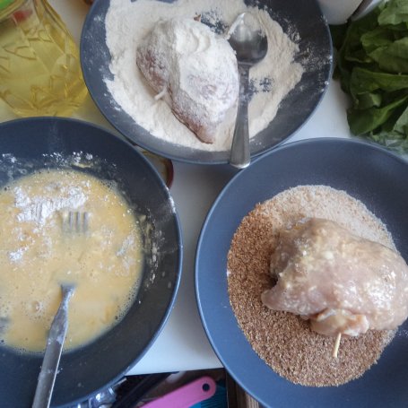 Krok 6 - Kotlet faszerowany pieczarkami, Mozzarella i pestkami dyni :) foto
