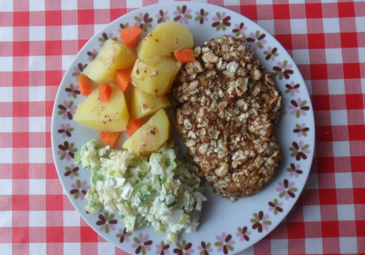 Kotlet schabowy z chrzanem w prażynkach foto