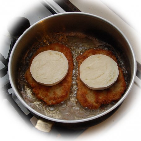 Krok 2 - Kotlet schabowy z serem camembert foto