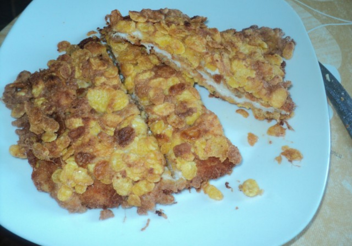 Kotlet w podwójnej panierce w płatkach kukurydzianych foto