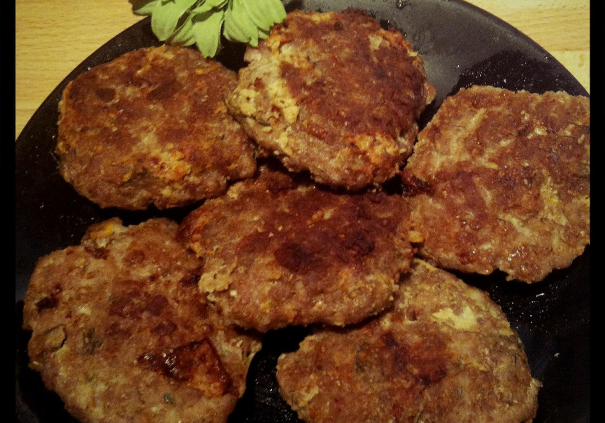 Kotlety do hamburgerów foto