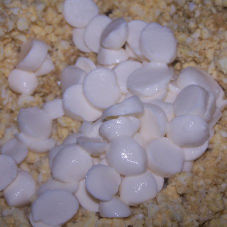 Krok 2 - Kotlety jajeczne nieco wzbogacone, czyli z dodatkiem mozzarelli! foto