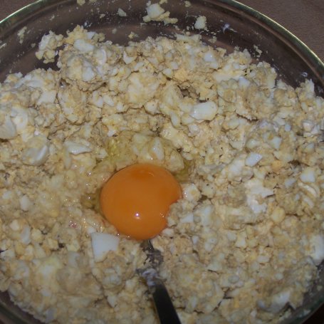 Krok 3 - Kotlety jajeczne nieco wzbogacone, czyli z dodatkiem mozzarelli! foto