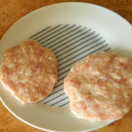 Krok 1 - Kotlety mielone panierowane w otrębach owsianych foto