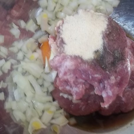 Krok 1 - Kotlety mielone w botwinie foto
