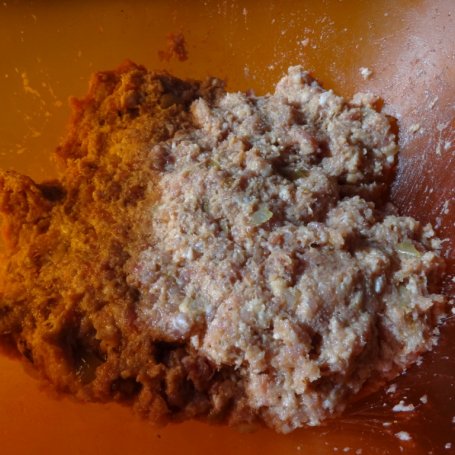 Krok 4 - Kotlety mielone z farszem pieczarkowym foto