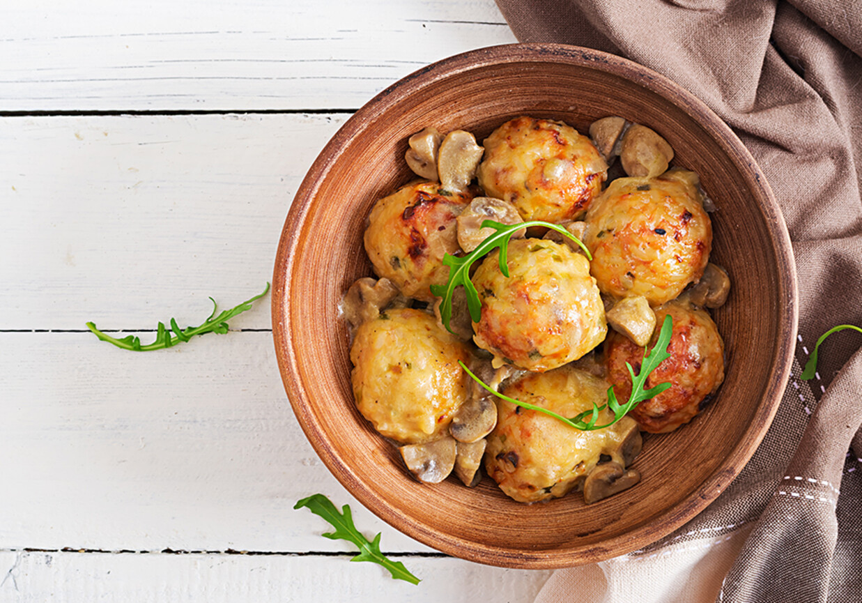 Kotlety mielone z indyka z serem, pieczarkami i cebulą foto