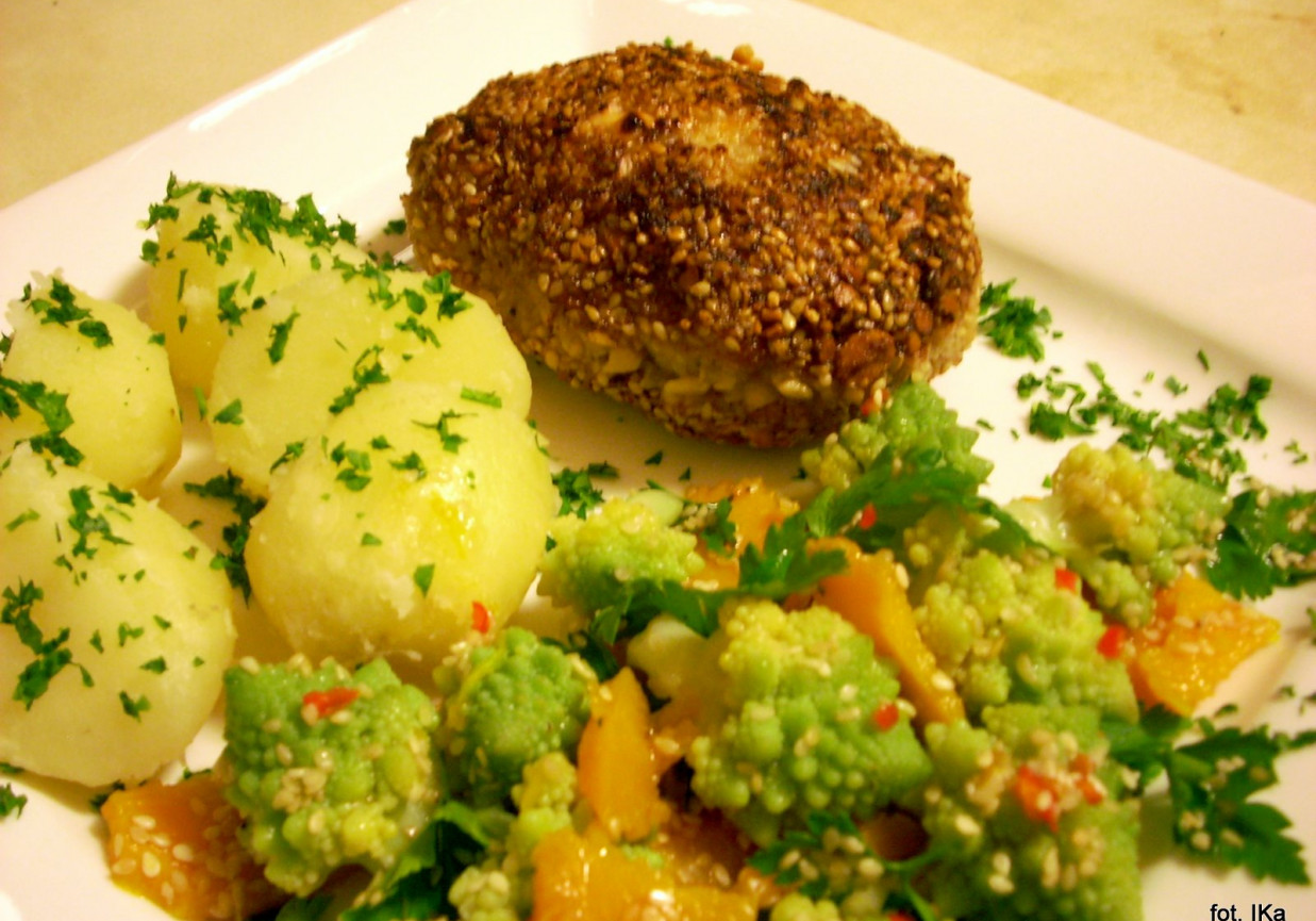 Kotlety mielone z orzechami i sezamem foto