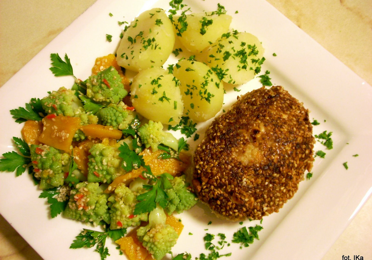 Kotlety mielone z orzechami i sezamem foto