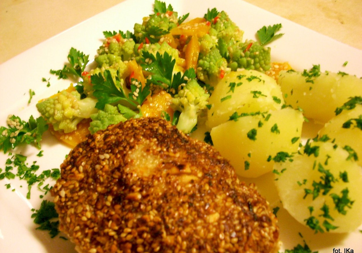 Kotlety mielone z orzechami i sezamem foto