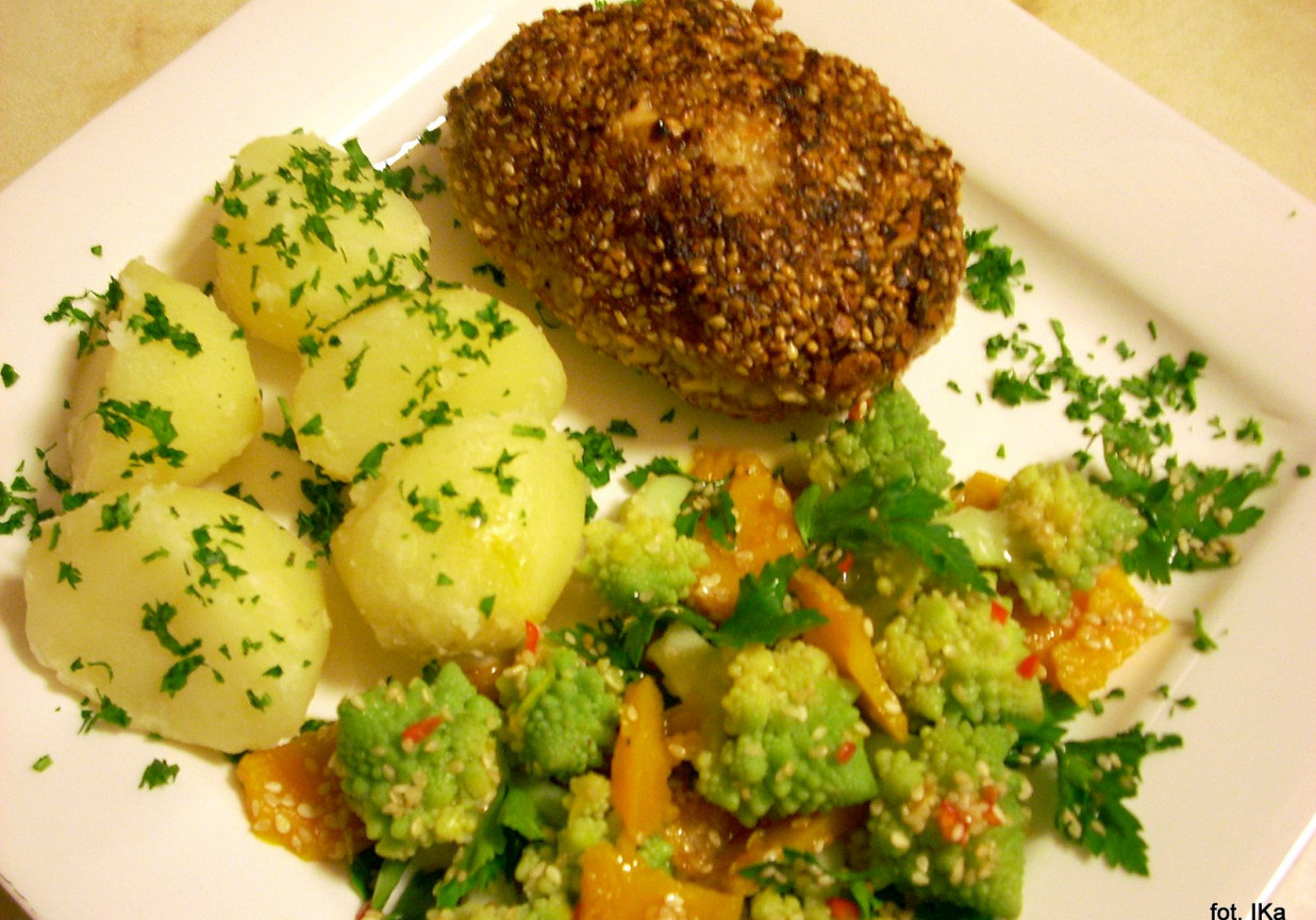 Kotlety mielone z orzechami i sezamem foto