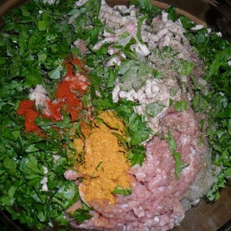 Krok 1 - Kotlety mielone z papryką i curry foto