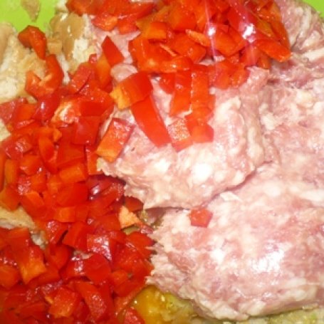 Krok 2 - Kotlety mielone z papryką foto
