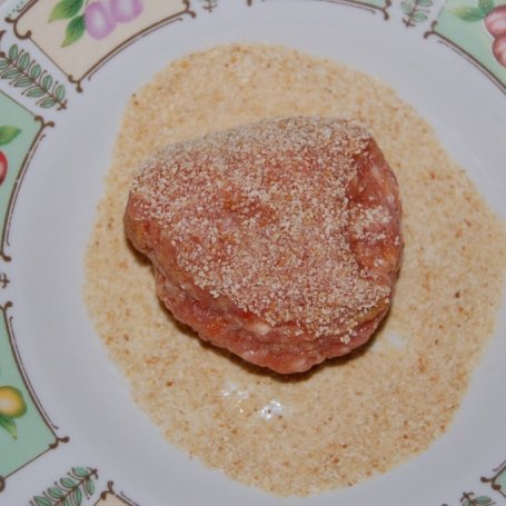 Krok 4 - Kotlety mielone z piekarnika pieczarką nadziane foto
