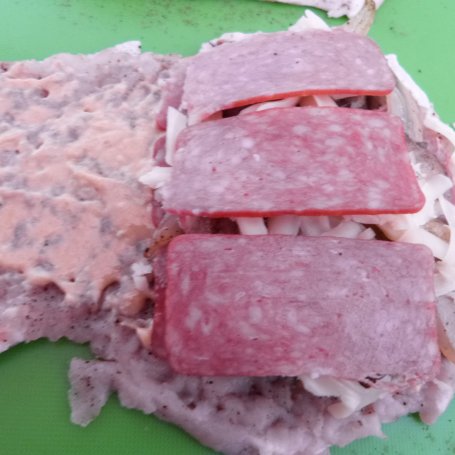 Krok 6 - Kotlety schabowe z salami i pieczarkami foto