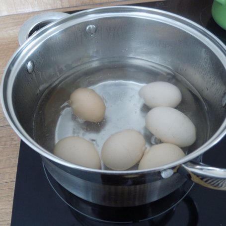 Krok 1 - Kotlety z jajek z natką pietruszki foto