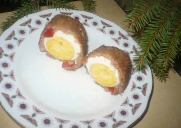 Fotografia przedstawiająca Kotlety z jajkiem i papryką